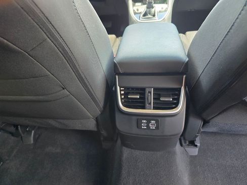 Used 2024 Subaru Outback Premium AWD/4WD image 33
