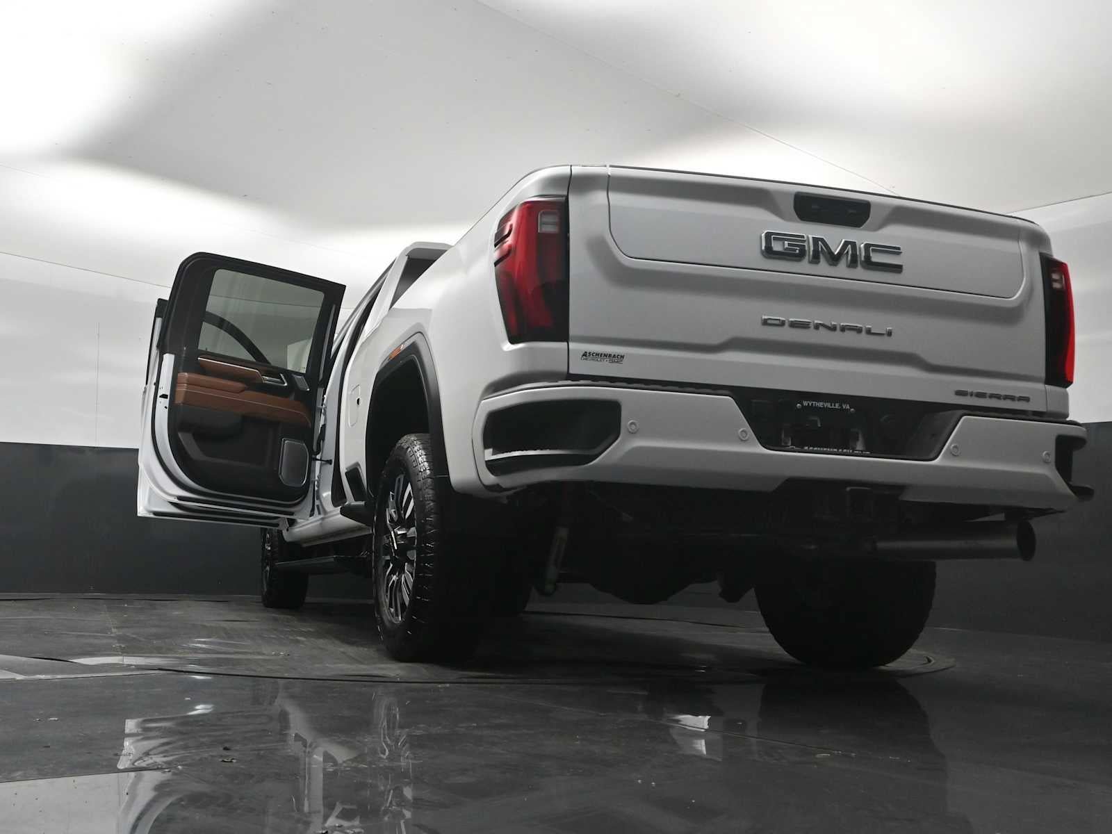 Used 2025 GMC Sierra 2500 Denali Ultimate w/ Max Trailering Package AWD/4WD image 30