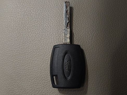 Used 2017 Ford Escape SE w/ Equipment Group 201A image 32