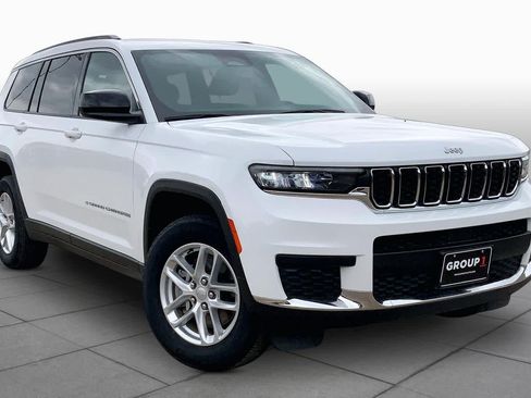 Used 2024 Jeep Grand Cherokee L Laredo RWD image 2