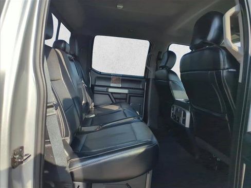Used 2018 Ford F250 Lariat w/ Chrome Package image 19