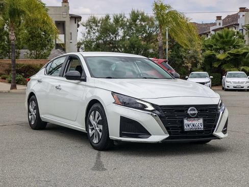 Used 2024 Nissan Altima 2.5 S FWD image 2