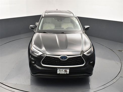 Used 2022 Toyota Highlander XLE image 15