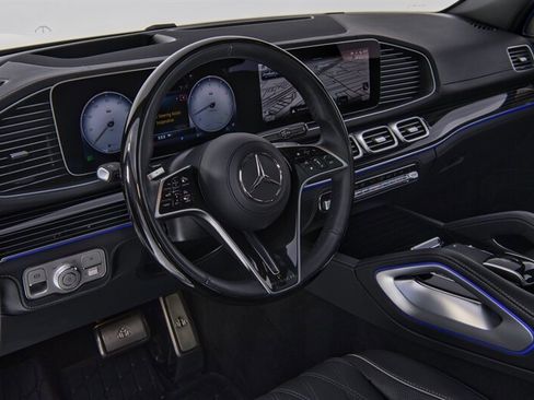 Used 2024 Mercedes-Benz Maybach GLS 600 4MATIC image 18