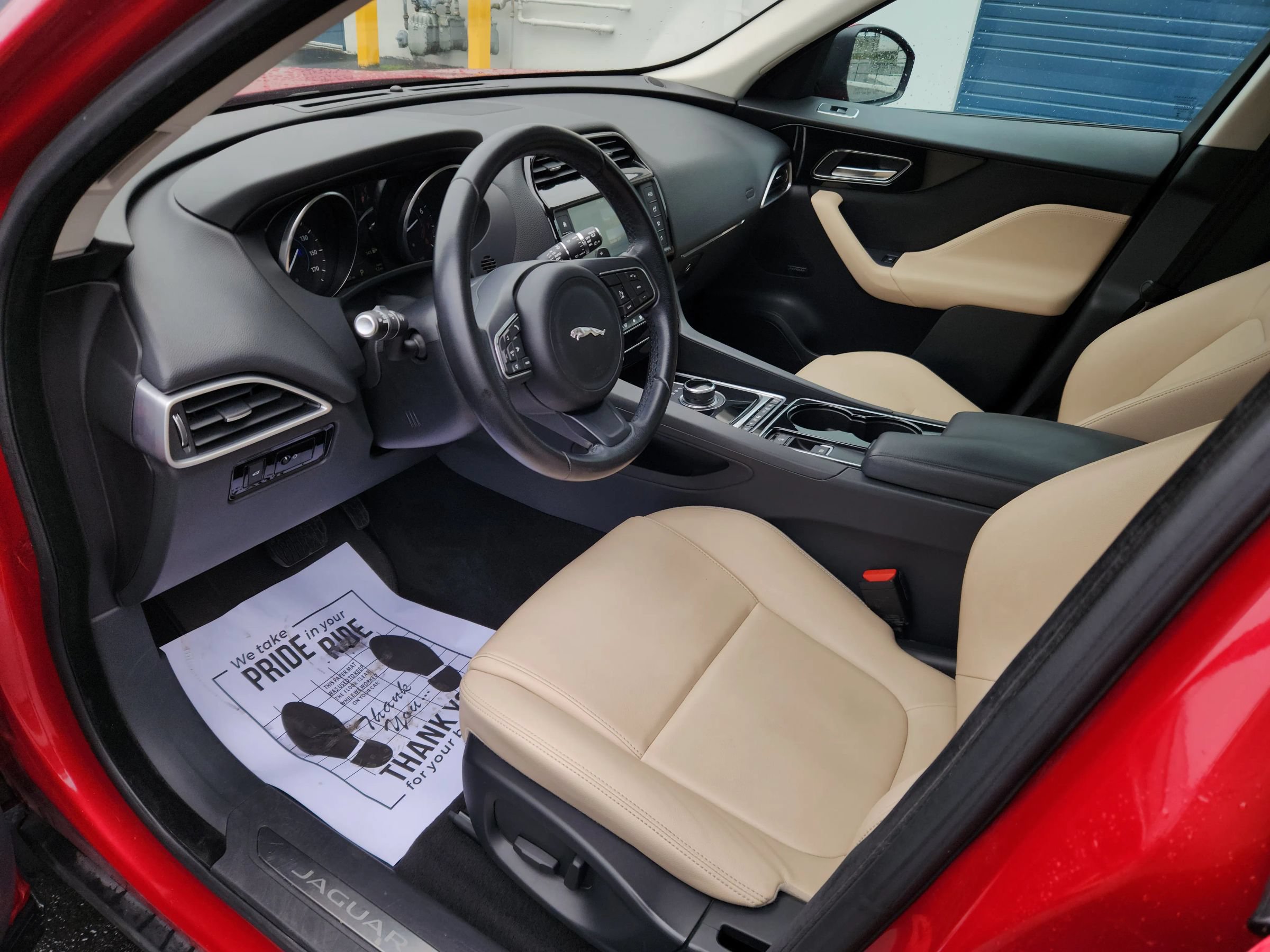 Used 2017 Jaguar F-PACE Premium AWD/4WD image 6