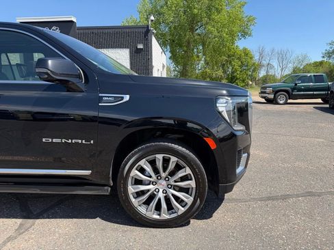 Used 2021 GMC Yukon Denali w/ Denali Ultimate Package AWD/4WD image 2