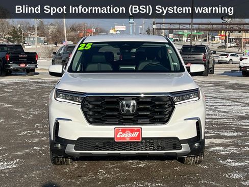 Used 2025 Honda Pilot EX-L image 10