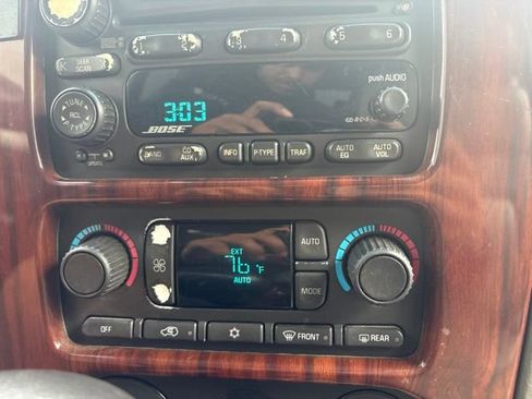 Used 2004 GMC Envoy XL SLT AWD/4WD image 39