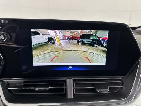 New 2026 Chevrolet Trax LT w/ LT Convenience Package FWD image 16