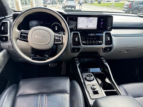 Used 2023 Kia Sorento SX Prestige w/ Panoramic Sunroof Package AWD/4WD image 5
