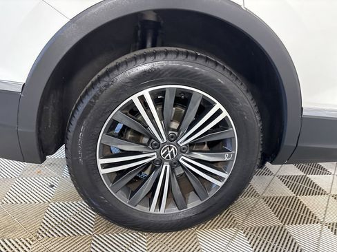 Used 2024 Volkswagen Tiguan Wolfsburg Edition image 33