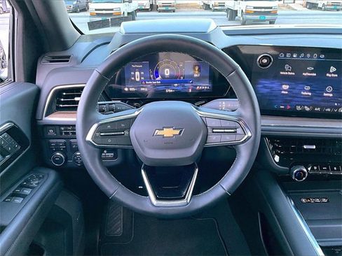 Used 2025 Chevrolet Tahoe High Country w/ Sun And Tow Package image 17