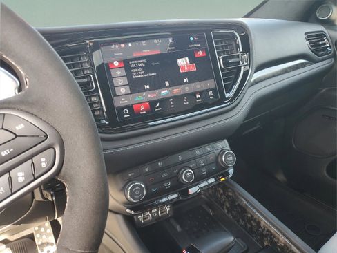 Used 2025 Dodge Durango SRT Hellcat image 27