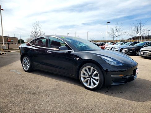 Used 2018 Tesla Model 3 Mid Range image 3