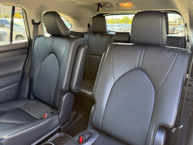 Used 2026 Toyota Highlander XLE AWD/4WD image 25