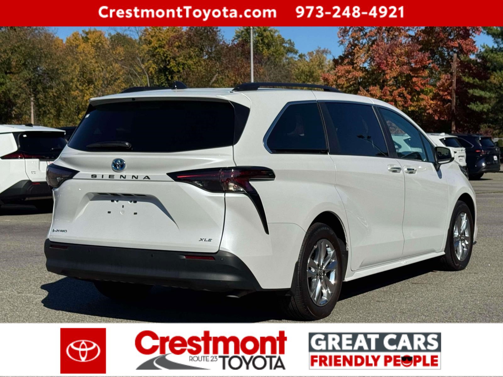 Used 2025 Toyota Sienna XLE w/ XLE Plus Package AWD/4WD image 3