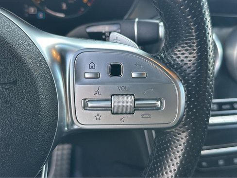 Used 2022 Mercedes-Benz GLC 300 image 23