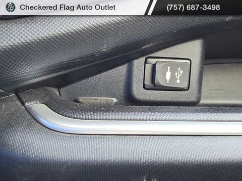 Used 2015 Toyota Prius C Four FWD image 19