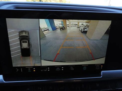 Used 2023 Hyundai Palisade SEL w/ Premium Package image 3