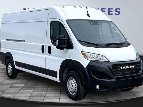 Used 2026 RAM ProMaster 2500 w/ Convenience Group FWD image 3
