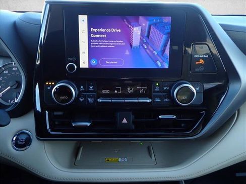 Used 2023 Toyota Highlander XLE image 18