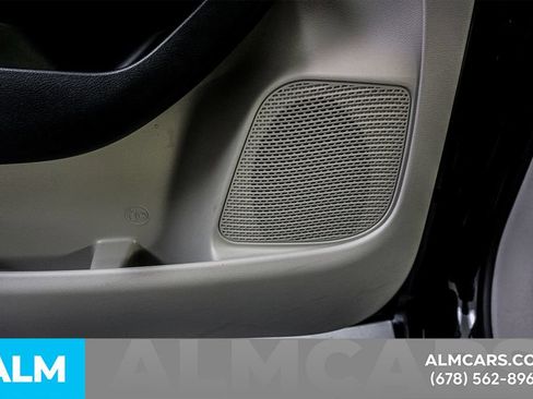 Used 2023 Chrysler Pacifica Touring-L FWD image 51