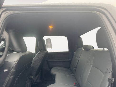 Used 2022 RAM 2500 Tradesman w/ Chrome Appearance Group image 11