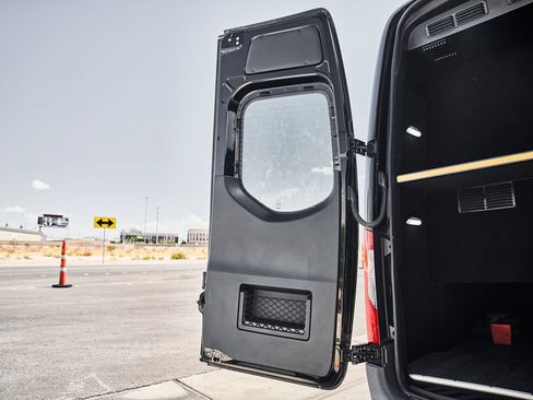 Used 2019 Mercedes-Benz Sprinter 3500 image 12
