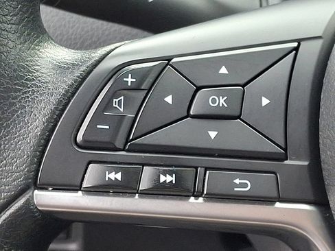 Used 2018 Nissan Rogue S AWD/4WD image 20