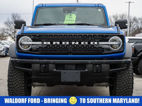 Used 2023 Ford Bronco Wildtrak image 2