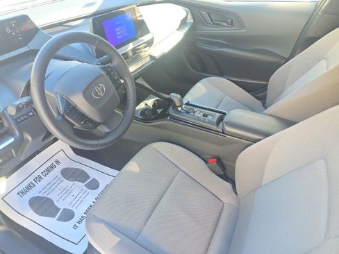 Used 2024 Toyota Prius LE image 12