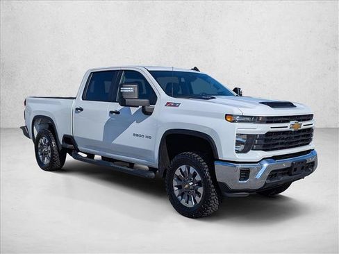 Used 2024 Chevrolet Silverado 2500 Custom w/ Custom Value Package AWD/4WD image 3