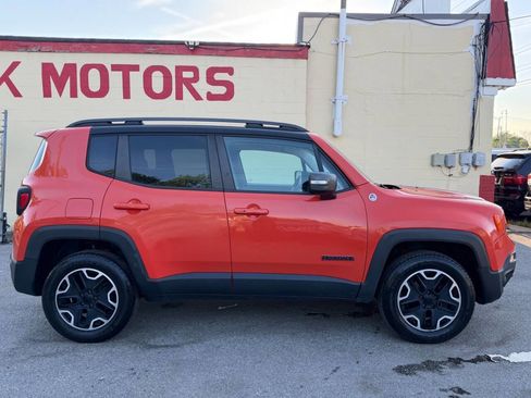 Used 2015 Jeep Renegade Trailhawk w/ Popular Equipment Group AWD/4WD image 9