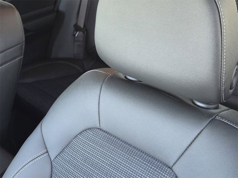 Used 2026 Buick Envista Preferred image 10