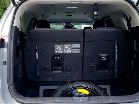 Used 2024 Kia Carnival EX FWD image 36