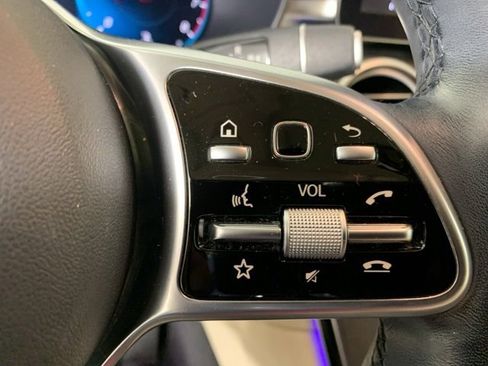 Used 2021 Mercedes-Benz GLC 300 4MATIC image 22