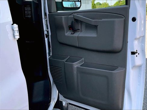 Used 2024 GMC Savana 2500 w/ Driver Convenience Package RWD image 12