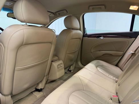 Used 2007 Buick Lucerne CXL image 16