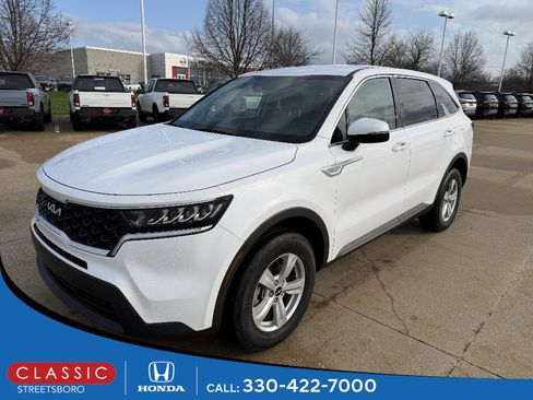 Used 2023 Kia Sorento LX image 1