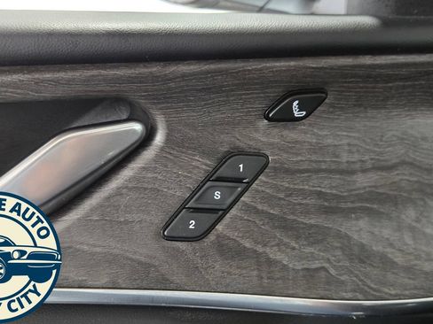 Used 2021 Jeep Grand Cherokee L Overland w/ Luxury Tech Group IV AWD/4WD image 22