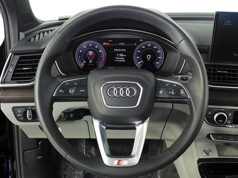 Used 2024 Audi Q5 e Premium Plus w/ Premium Plus Package image 27