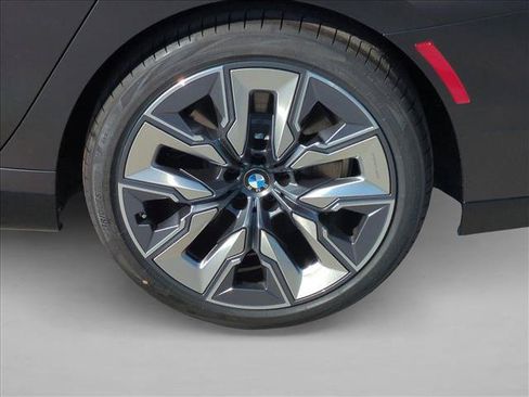 New 2026 BMW 740i w/ Premium Package RWD image 10