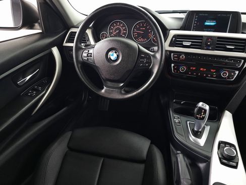 Used 2018 BMW 320i xDrive Sedan image 15