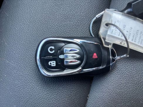 Used 2025 Buick Envista Sport Touring image 22