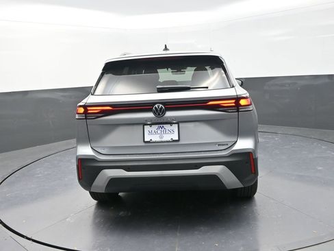 New 2026 Volkswagen Tiguan SE AWD/4WD image 9