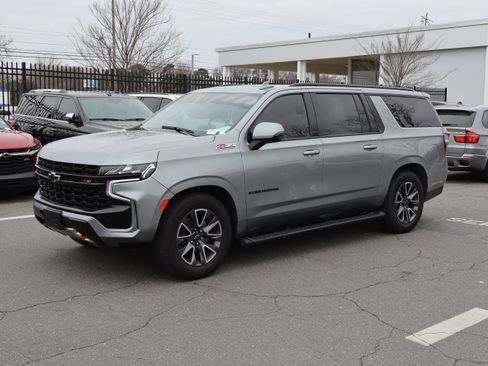 Used 2023 Chevrolet Suburban Z71 w/ Z71 Off-Road Package image 5