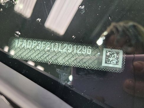 Used 2018 Ford Focus SE image 33