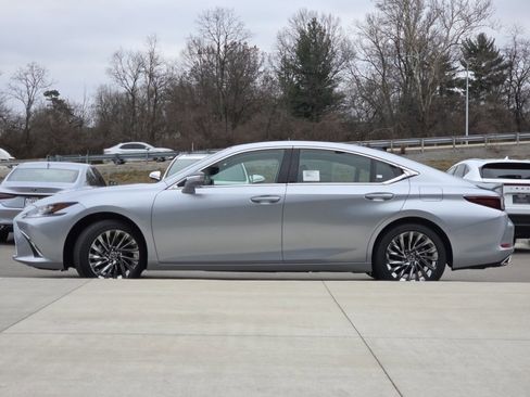 New 2025 Lexus ES 350 Ultra Luxury image 26