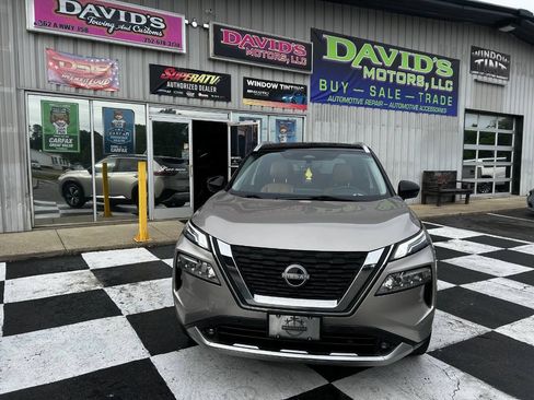 Used 2022 Nissan Rogue Platinum w/ Head-Up Display Package FWD image 4
