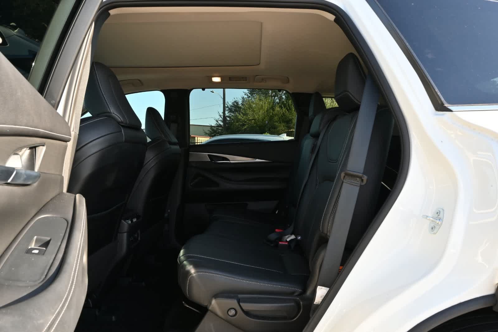 Used 2023 INFINITI QX60 Luxe w/ Cargo Package AWD/4WD image 19